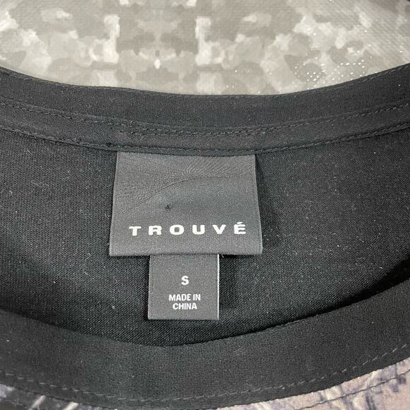 Trouve Black & White Abstract Pattern Hi-Low Hem Top - Size Small - Long Sleeve - Picture 4 of 6